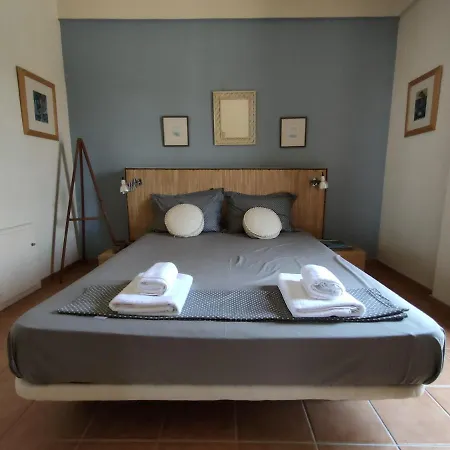 Philos House *
