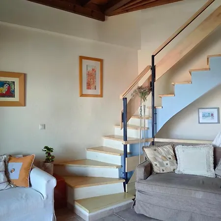 Semesterbostad Philos House *